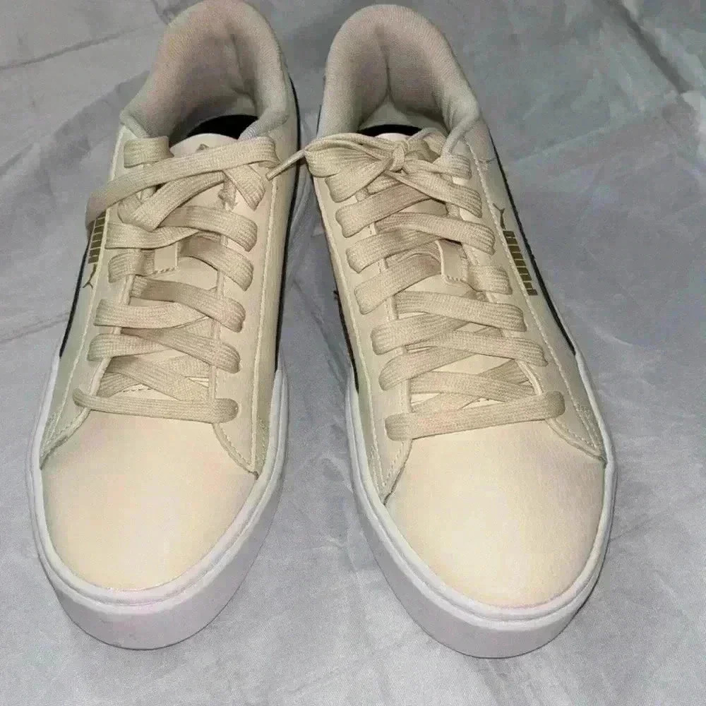 Brand New PUMA Sneakers